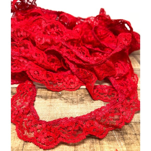 Red Lace Trim 12 Yards Floral Scalloped Edge Sewing Craft 1.5'' Wide - Picture 2 of 2